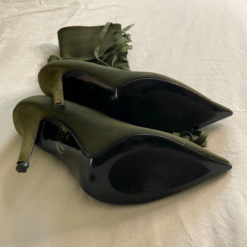 Cape Robbin - Picture 3 of 3